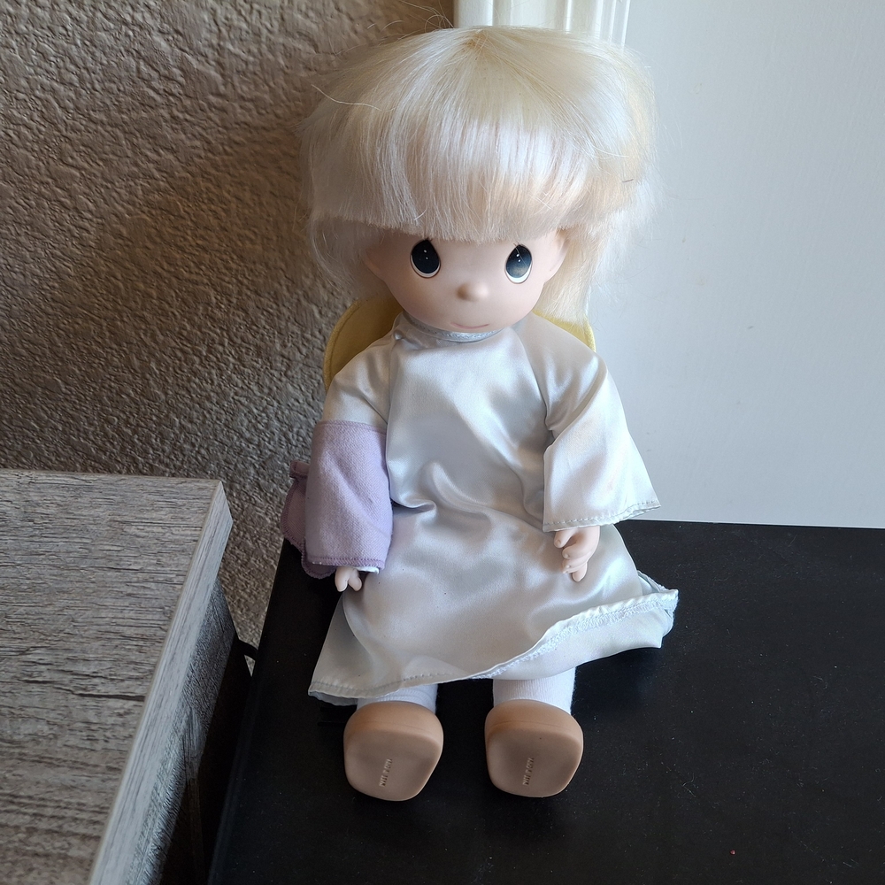 Vintage Angel Precious Moment Doll